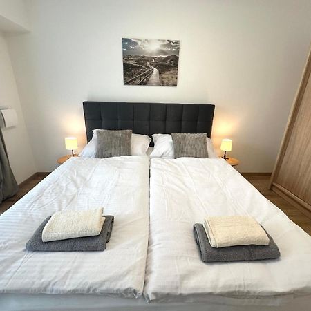 2 Room Apartment, New Building, Balcony, 208 Rovinka Luaran gambar