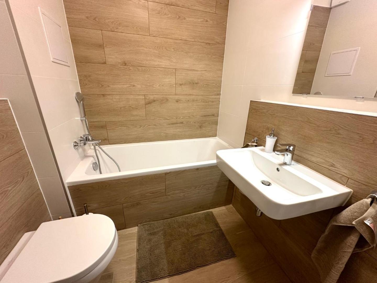 2 Room Apartment, New Building, Balcony, 208 Rovinka Luaran gambar