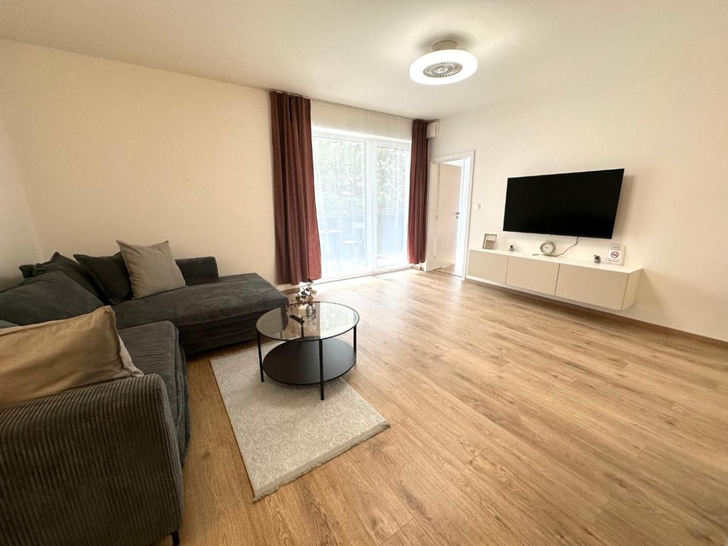 2 Room Apartment, New Building, Balcony, 208 Rovinka Luaran gambar