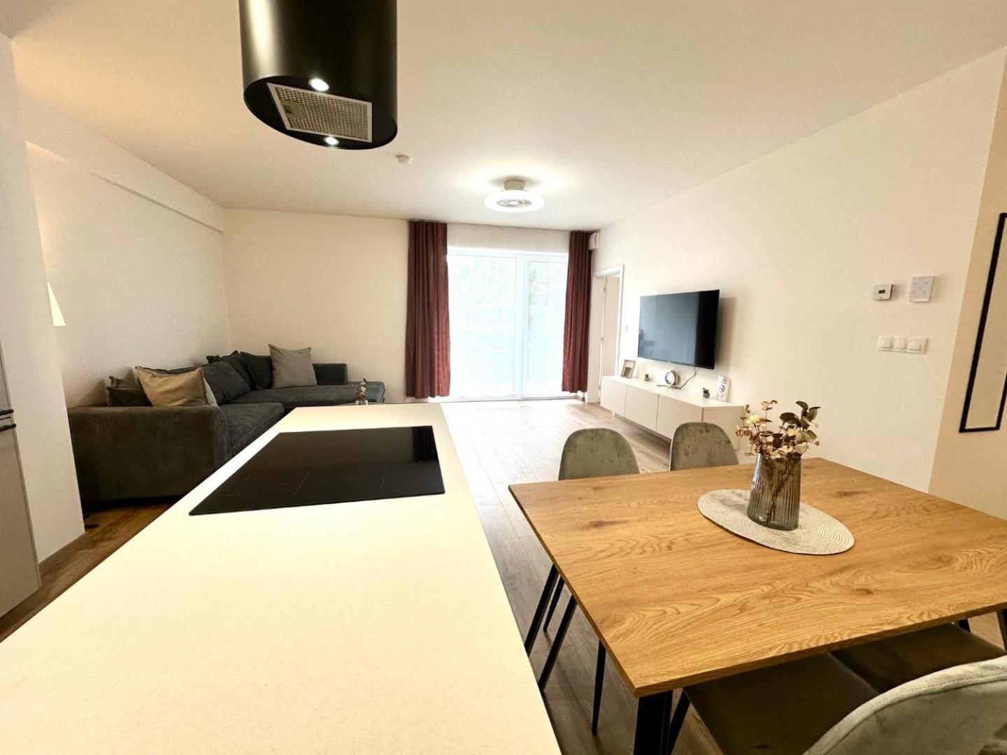 2 Room Apartment, New Building, Balcony, 208 Rovinka Luaran gambar
