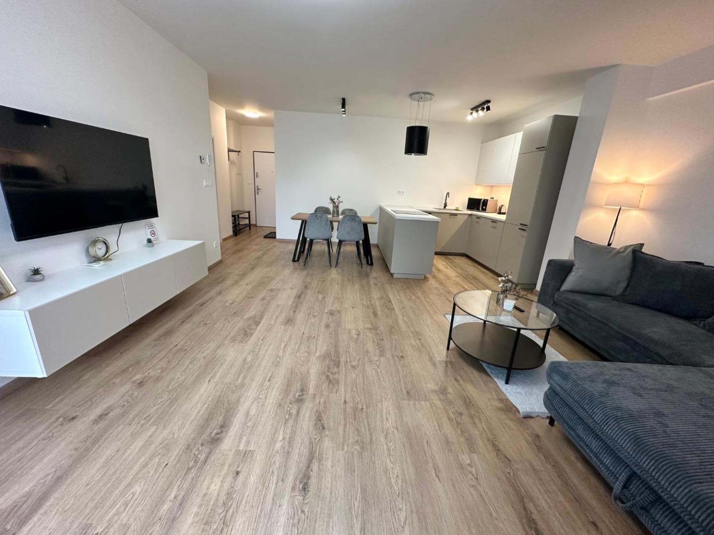 2 Room Apartment, New Building, Balcony, 208 Rovinka Luaran gambar