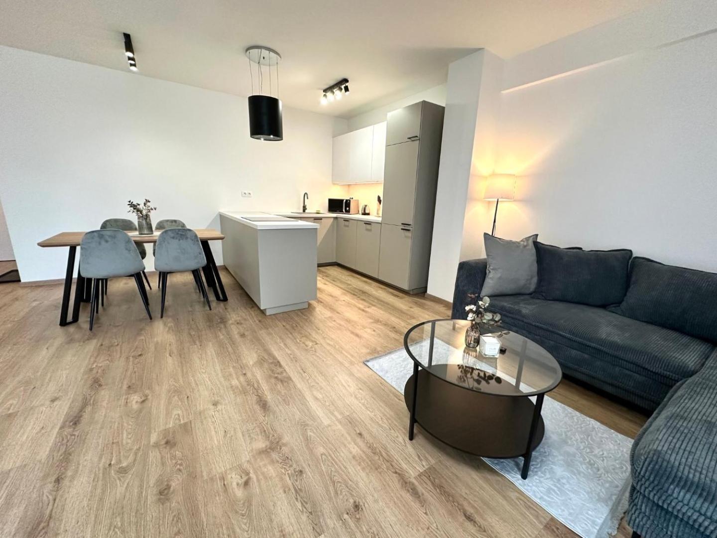 2 Room Apartment, New Building, Balcony, 208 Rovinka Luaran gambar